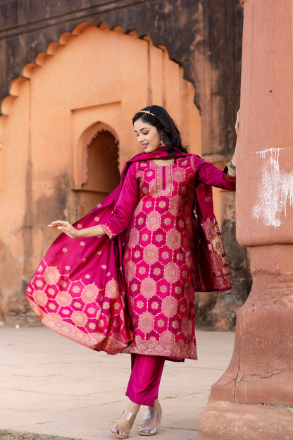 CHEERY PINK COLOURED TREDITIONAL WEAR KURTA SET