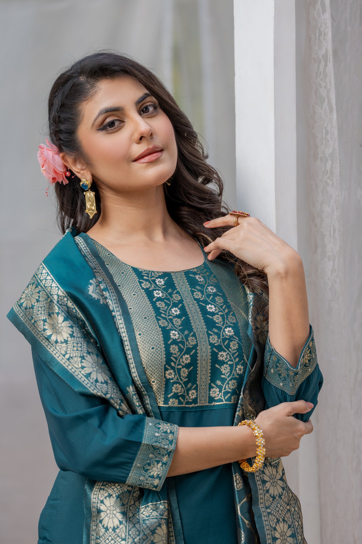 Women's Teal Rayon Slub Jacquard Straight Round Kurta Set