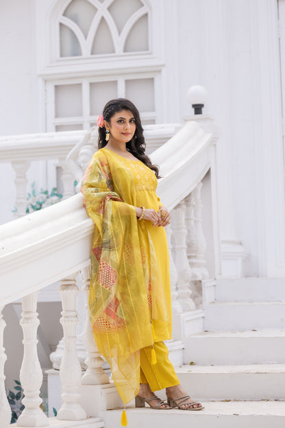 Floral Yoke Design Straight Kurta With Trouser & Dupatta