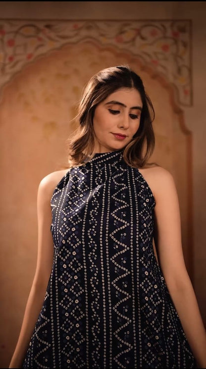 Blue And White Round Neckline Sleeveless Bandhani Straight Kurta With Pent
